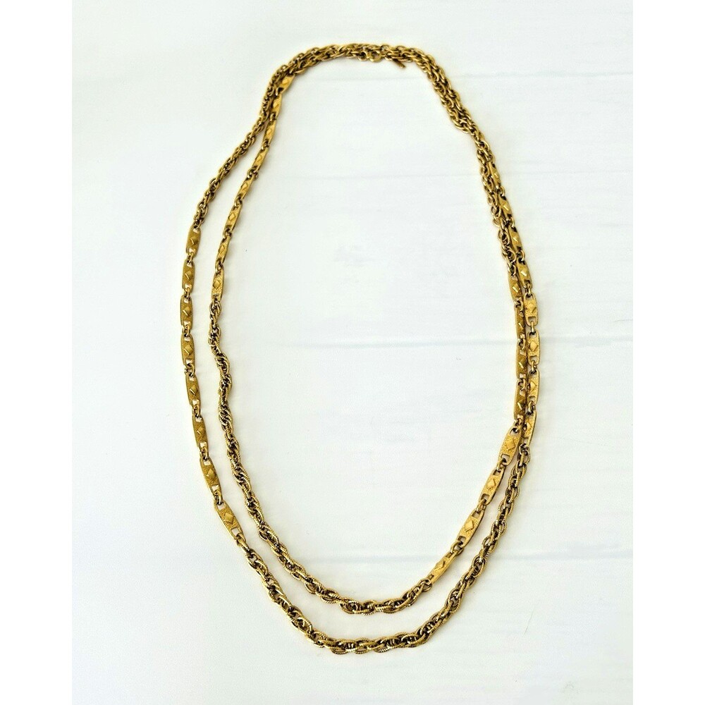 Vintage Monet 27" Gold Tone Chain Link Necklace Signature Logo.